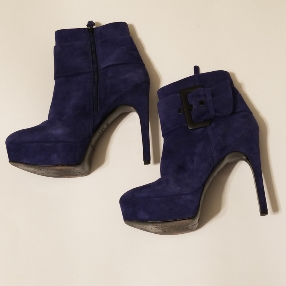 Via spiga blue suede booties